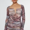 Robe Moulante En Mesh Imprimé Renaissance Multicolore Froncé à Barre En V