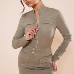 Robe Moulante Tissée Vert Olive à Coutures Contrastantes