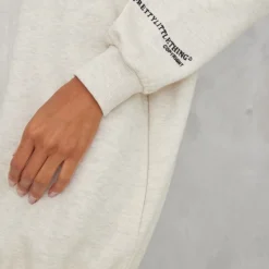PRETTYLITTLETHING Robe En Sweat Avoine Oversize à Manches Raglan -Jolie Vêtue Soldes Magasin f349501ab00922ed528d8297374a0a0f530fdbd4 cmu2507 4