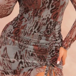 Shape Robe Moulante Imprimé Léopard Gris En Mesh Manches Longues Froncée Sur Le Côté à Ourlet Volanté -Jolie Vêtue Soldes Magasin f428144cf70c7cd40f662c82bcf4409982497e5a cne3055 4