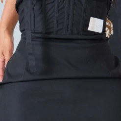 PRETTYLITTLETHING Shape Robe Cargo Mi-longue Noire Détail Corset 10 PRETTYLITTLETHING Shape Robe Cargo Mi-longue Noire Détail Corset -Jolie Vêtue Soldes Magasin f4ddd9612ff23e119ecf5bb89b0ab5a8b941791d cne5795 4