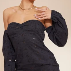 Robe Droite En Broderie Noire à Col Bardot Et Détail Buste 10 Robe Droite En Broderie Noire à Col Bardot Et Détail Buste -Jolie Vêtue Soldes Magasin f516434a84d60e391af7df80817ec80ef15f9165 cnd5490 4