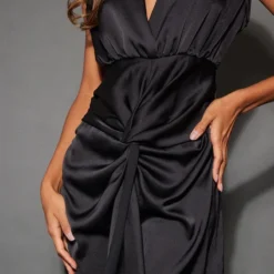 Robe Mi-longue Satinée Noire à Décolleté Plongeant Et Jupe Drapée -Jolie Vêtue Soldes Magasin f9adf90f4d6e7c70c2a1ef93a099389fd56b8eac cnb8713 4