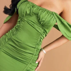 Petite Robe Moulante Satinée Vert Olive Effet Froncé à Col Bardot 10 Petite Robe Moulante Satinée Vert Olive Effet Froncé à Col Bardot -Jolie Vêtue Soldes Magasin fa970fe0c248fb960cea7828204656ac5c35de23 cmw3315 5