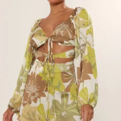 Robe Droite Satinée Verte Fleurie Découpée à Nouer