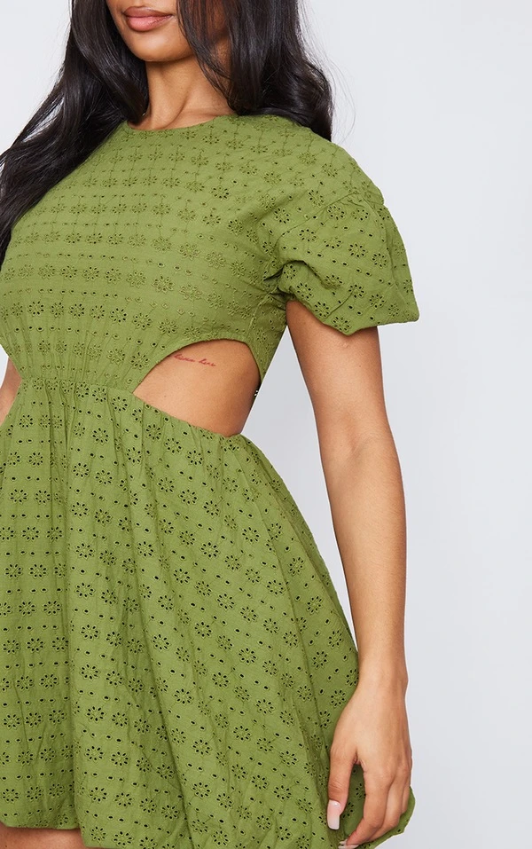 Robe Babydoll En Broderie Kaki à Découpes 6 Robe Babydoll En Broderie Kaki à Découpes – Image 4